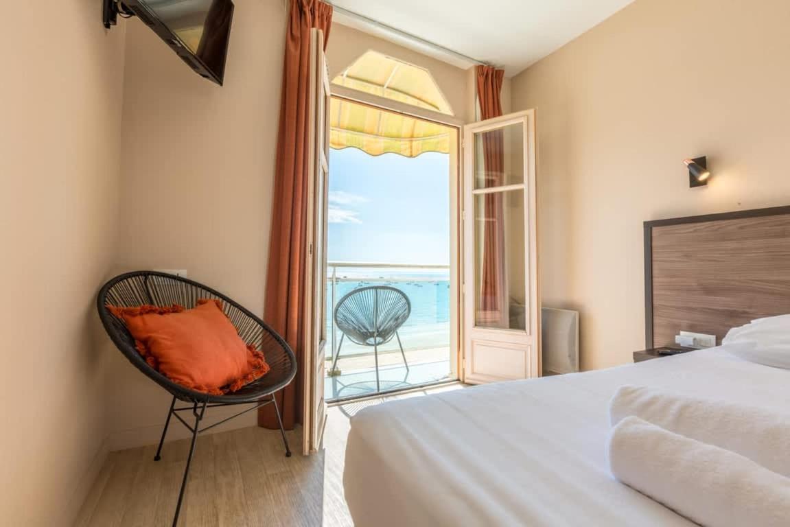 Les Pieds Dans L'Eau - Bel Appartement - Vue Mer カンカル エクステリア 写真